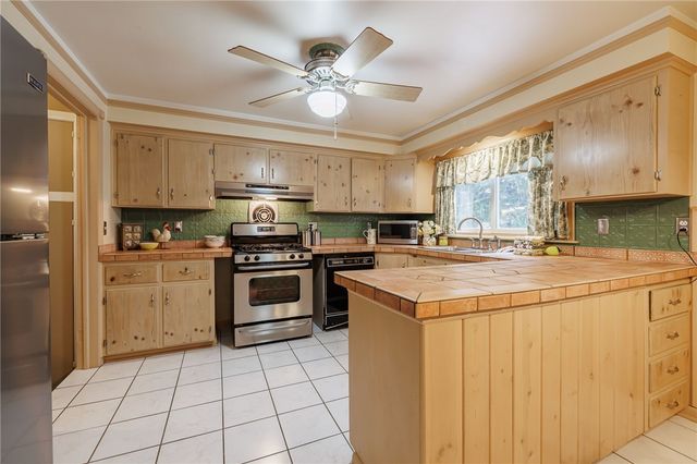 982 Gravel Road, Webster, NY 14580