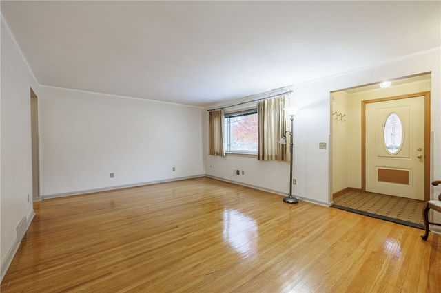 982 Gravel Road, Webster, NY 14580