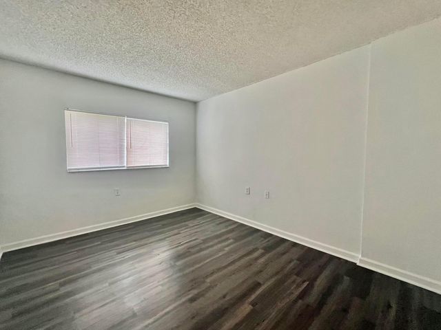 1215 N Benoist Farms Road 203, West Palm Beach, FL 33411