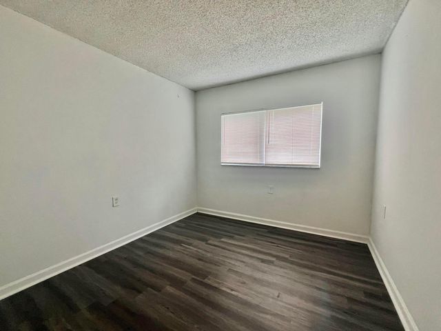 1215 N Benoist Farms Road 203, West Palm Beach, FL 33411
