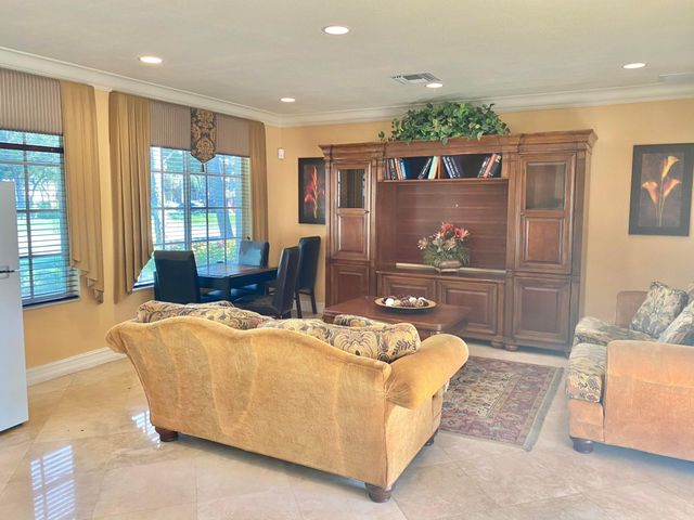 1215 N Benoist Farms Road 203, West Palm Beach, FL 33411
