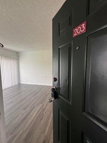 1215 N Benoist Farms Road 203, West Palm Beach, FL 33411