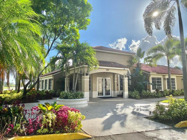 1215 N Benoist Farms Road 203, West Palm Beach, FL 33411