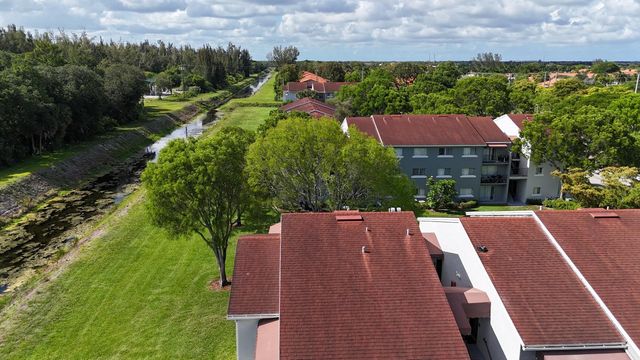 1215 N Benoist Farms Road 203, West Palm Beach, FL 33411
