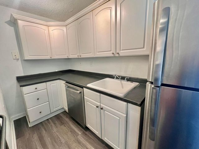 1215 N Benoist Farms Road 203, West Palm Beach, FL 33411