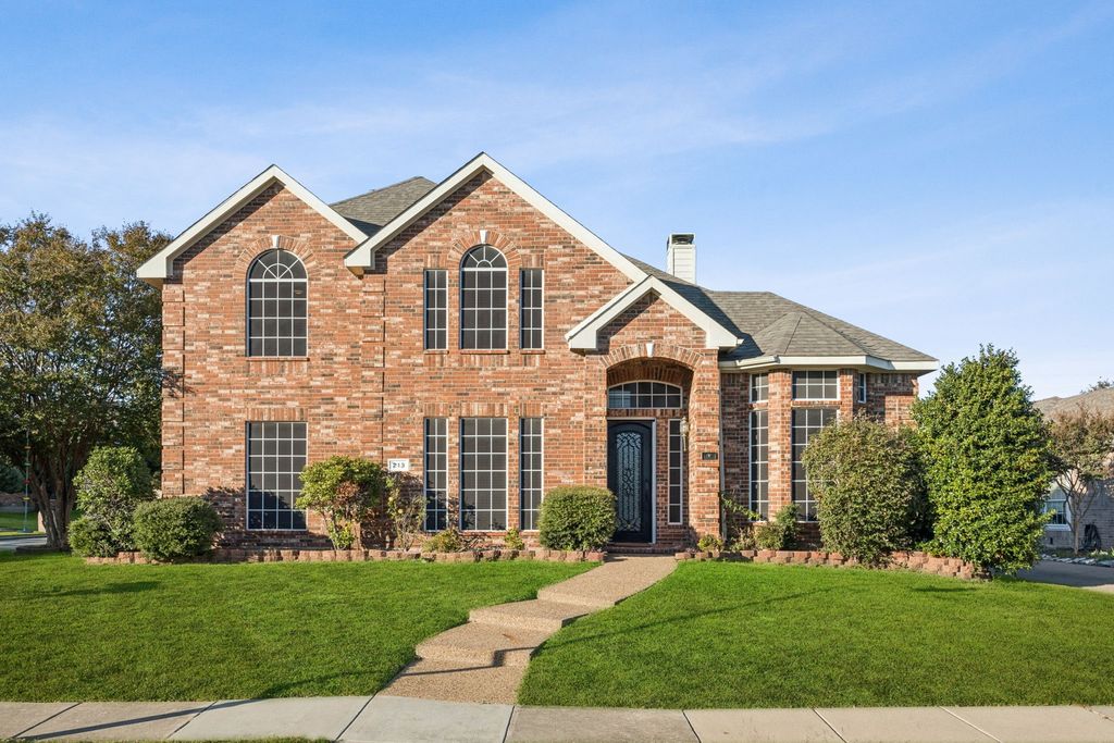 213 Sherwood Drive, Murphy, TX 75094