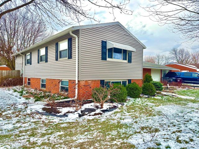 2224 N Metcalf Street, Lima, OH 45801