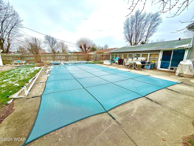 2224 N Metcalf Street, Lima, OH 45801