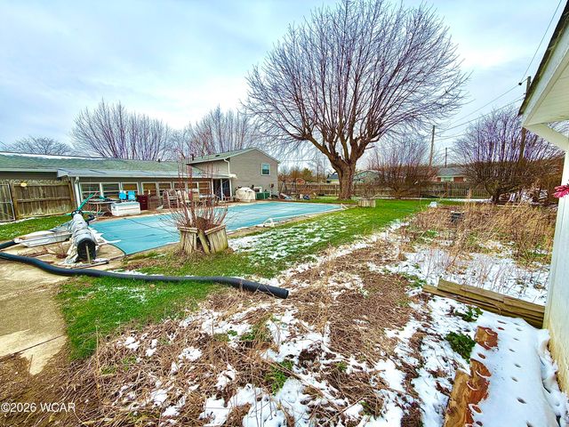 2224 N Metcalf Street, Lima, OH 45801