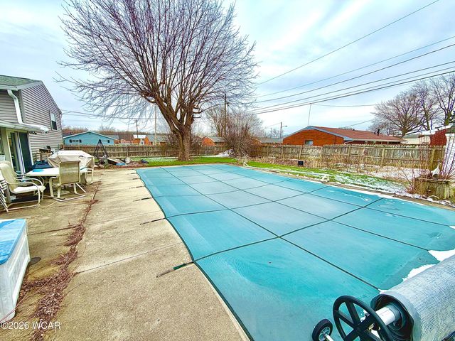 2224 N Metcalf Street, Lima, OH 45801