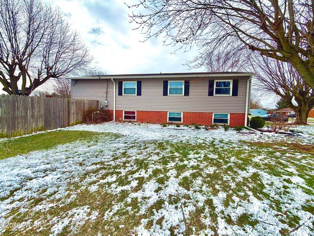 2224 N Metcalf Street, Lima, OH 45801