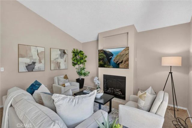 2901 W Ball 4, Anaheim, CA 92804
