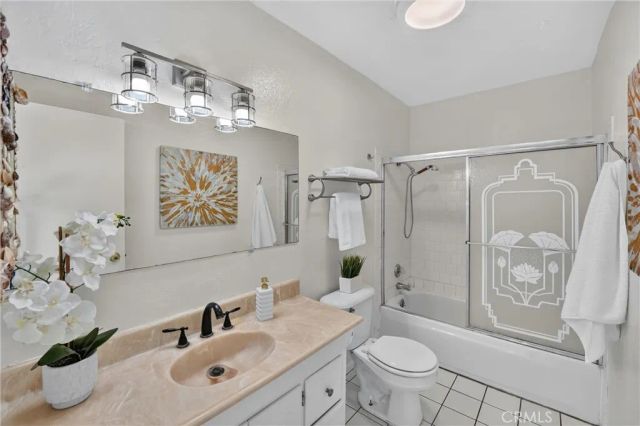 2901 W Ball 4, Anaheim, CA 92804