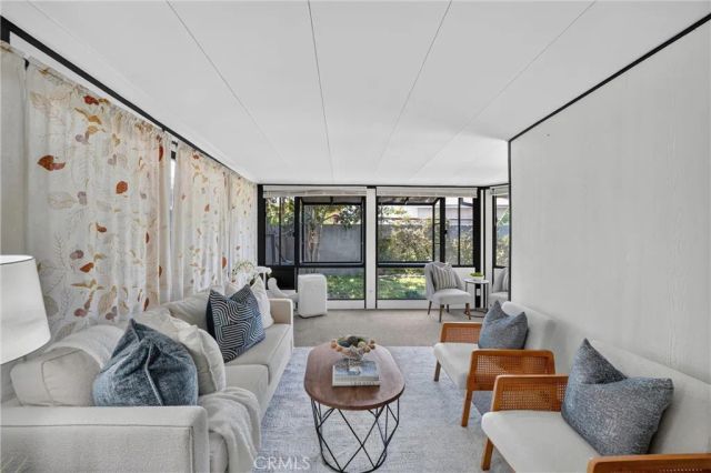 2901 W Ball 4, Anaheim, CA 92804