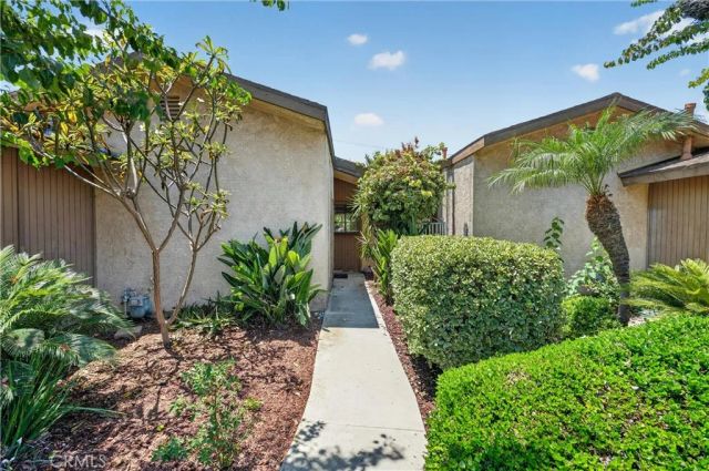 2901 W Ball 4, Anaheim, CA 92804