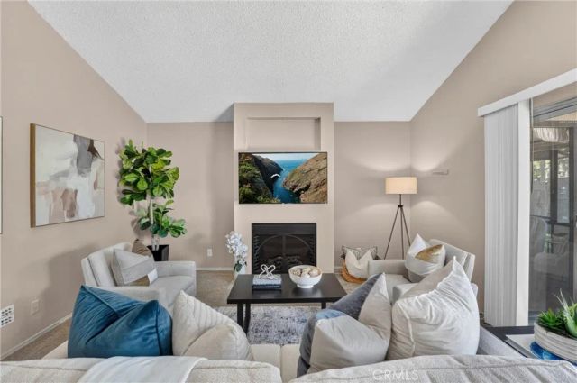 2901 W Ball 4, Anaheim, CA 92804