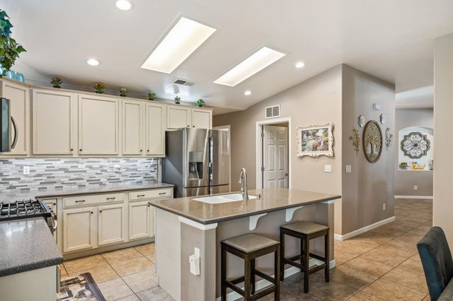 3624 N Jackie Street, Visalia, CA 93291