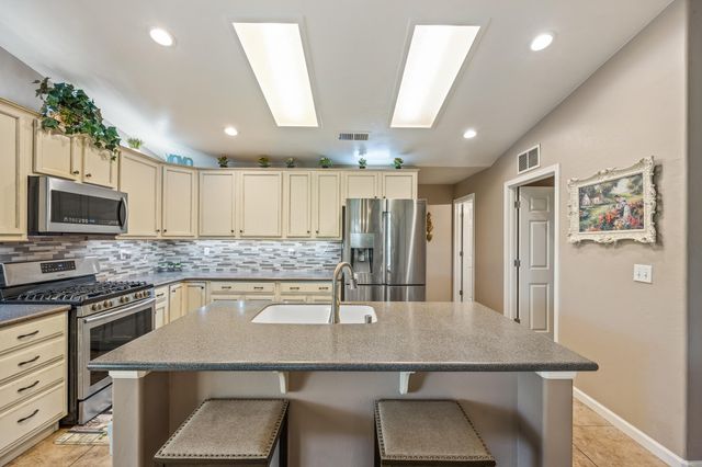 3624 N Jackie Street, Visalia, CA 93291