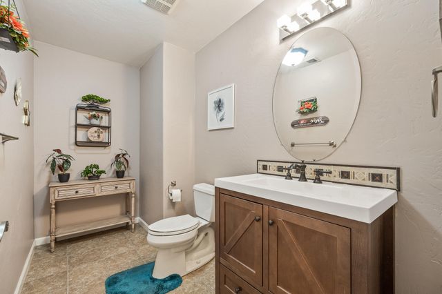 3624 N Jackie Street, Visalia, CA 93291