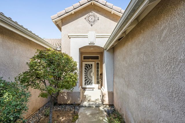 3624 N Jackie Street, Visalia, CA 93291