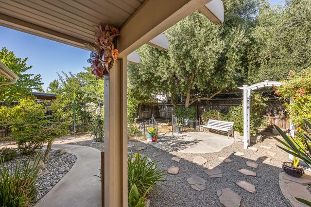 3624 N Jackie Street, Visalia, CA 93291