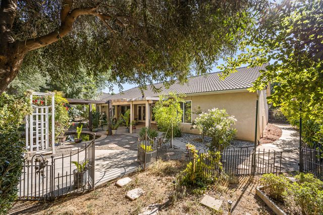 3624 N Jackie Street, Visalia, CA 93291