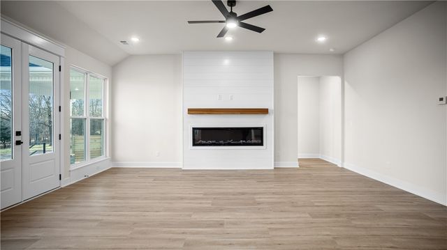 8360 Pleasant Valley Road, Decatur, AR 72722