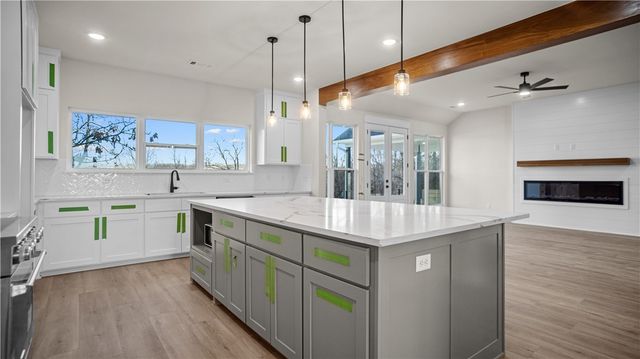 8360 Pleasant Valley Road, Decatur, AR 72722