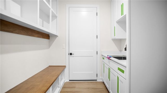 8360 Pleasant Valley Road, Decatur, AR 72722