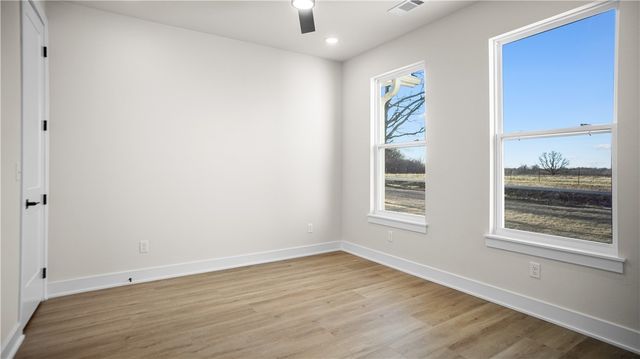 8360 Pleasant Valley Road, Decatur, AR 72722