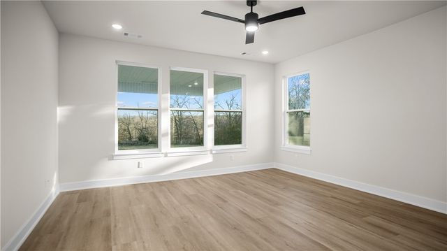 8360 Pleasant Valley Road, Decatur, AR 72722