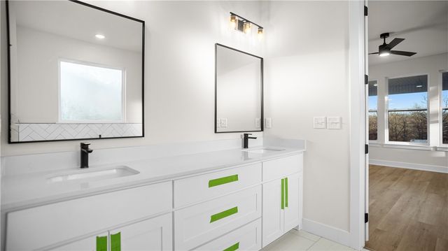 8360 Pleasant Valley Road, Decatur, AR 72722