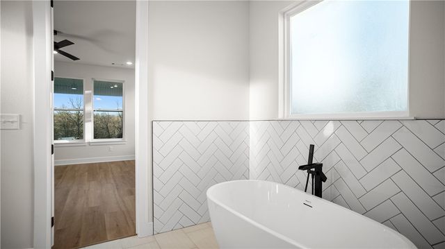 8360 Pleasant Valley Road, Decatur, AR 72722