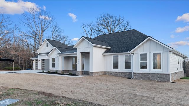 8360 Pleasant Valley Road, Decatur, AR 72722