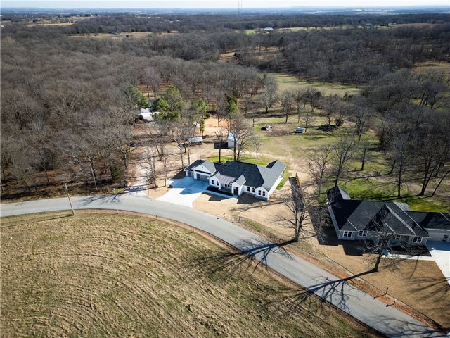 8360 Pleasant Valley Road, Decatur, AR 72722