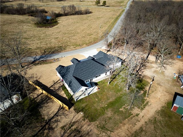 8360 Pleasant Valley Road, Decatur, AR 72722