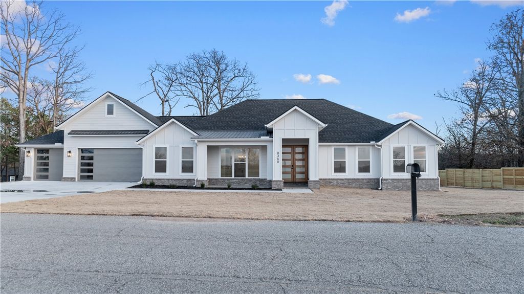 8360 Pleasant Valley Road, Decatur, AR 72722