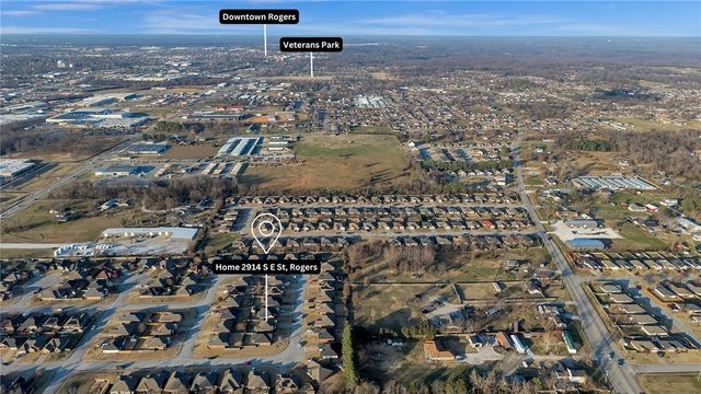 2914 E Street, Rogers, AR 72758