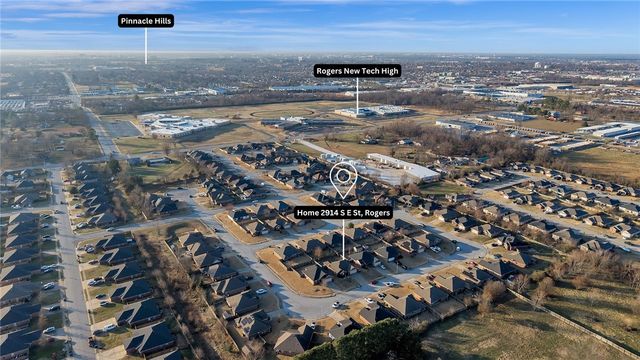 2914 E Street, Rogers, AR 72758