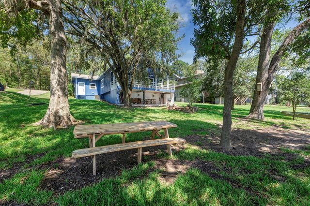 354 Edgewater Way, Point Blank, TX 77364