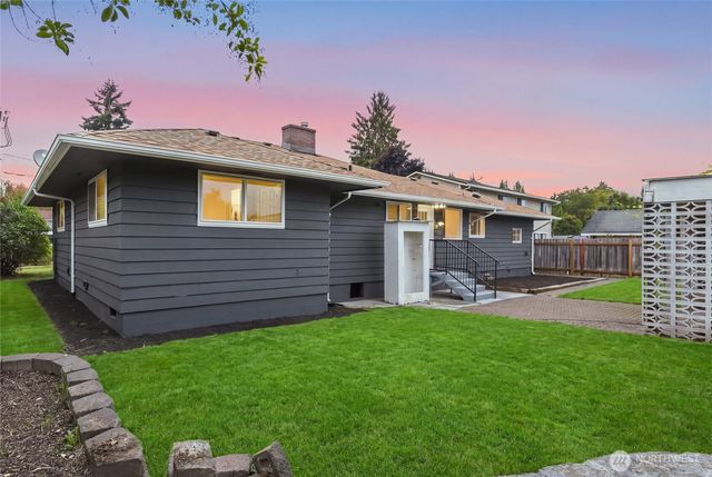 1202 22nd Street NE, Auburn, WA 98002