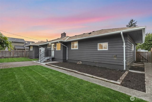 1202 22nd Street NE, Auburn, WA 98002