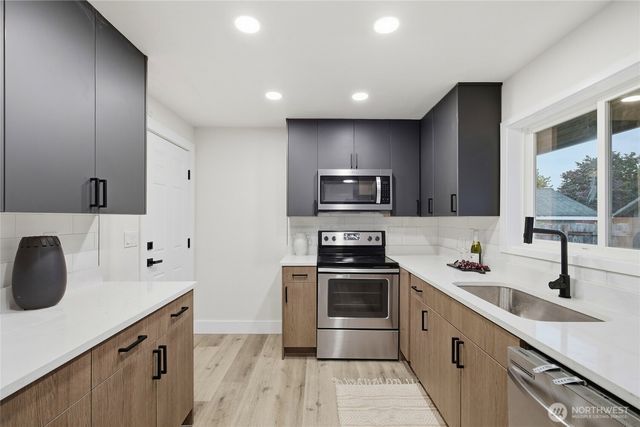 1202 22nd Street NE, Auburn, WA 98002