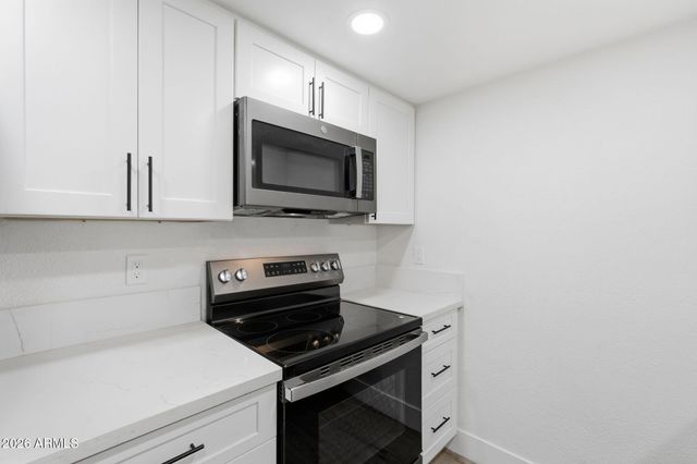 2515 N 52ND Street 208, Phoenix, AZ 85008
