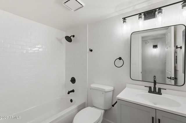 2515 N 52ND Street 208, Phoenix, AZ 85008