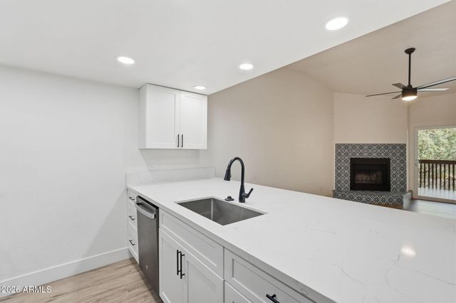 2515 N 52ND Street 208, Phoenix, AZ 85008