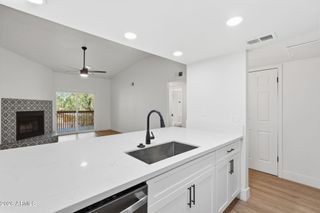 2515 N 52ND Street 208, Phoenix, AZ 85008