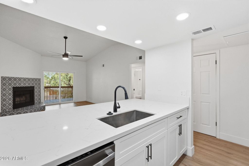 2515 N 52ND Street 208, Phoenix, AZ 85008