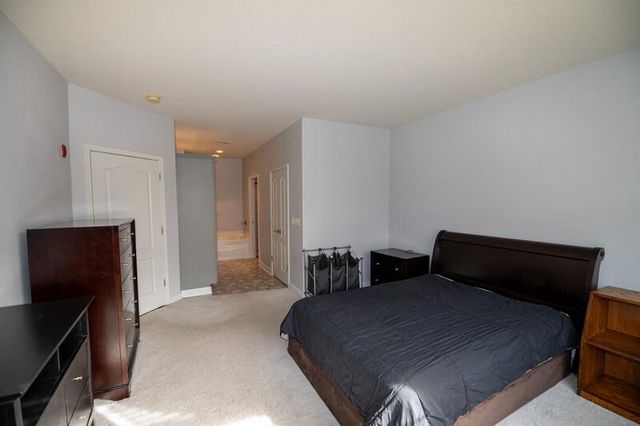 1619 N Farwell AVENUE #201, Milwaukee, WI 53202