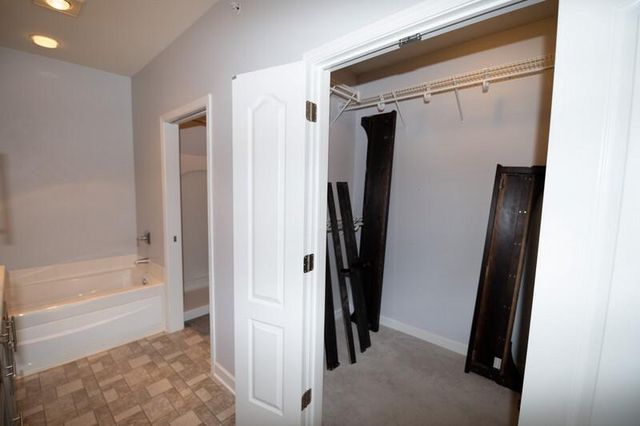 1619 N Farwell AVENUE #201, Milwaukee, WI 53202